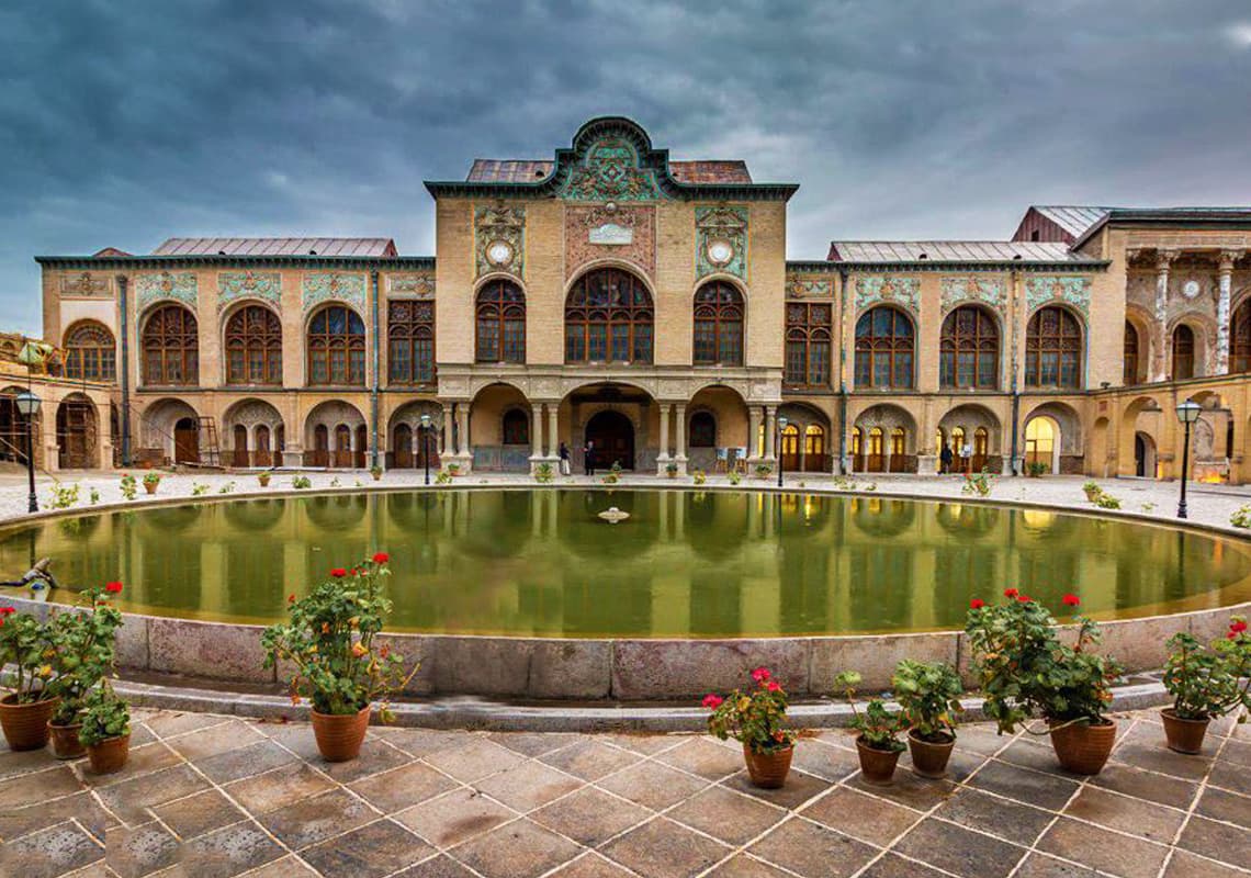 A brief overview on traditional guesthouses in Iran