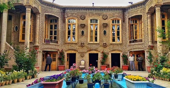 Here’s why you should visit the historical house of Darouqeh in Iran