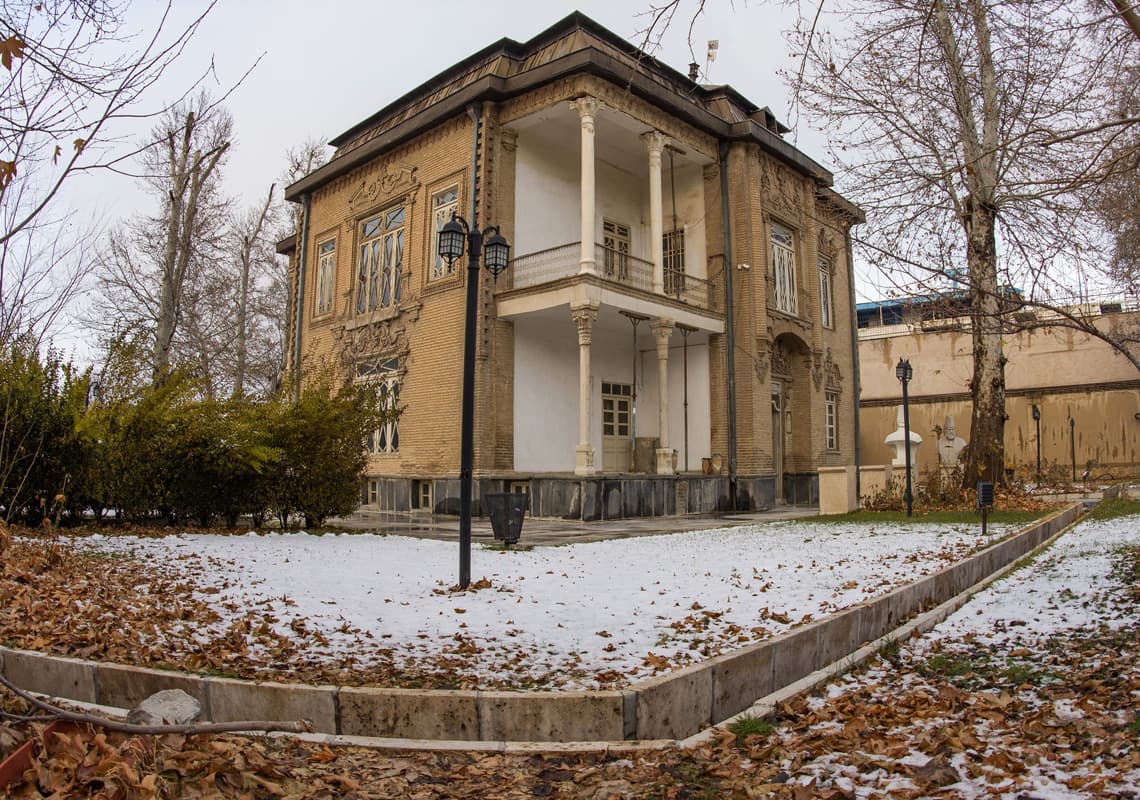Three old historical monuments that you shouldn’t miss in Arak
